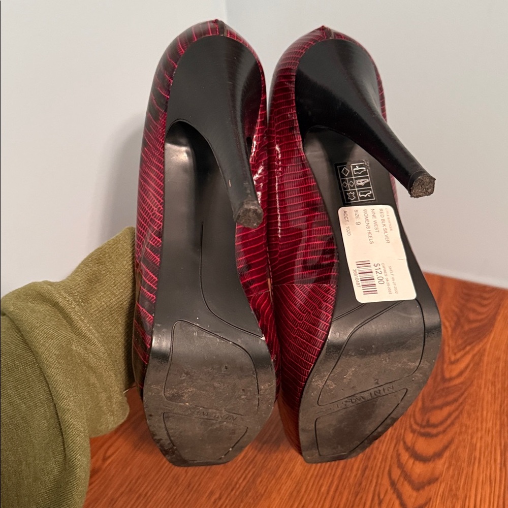 Nine West Heels. Size 9. - Picture 7 of 7